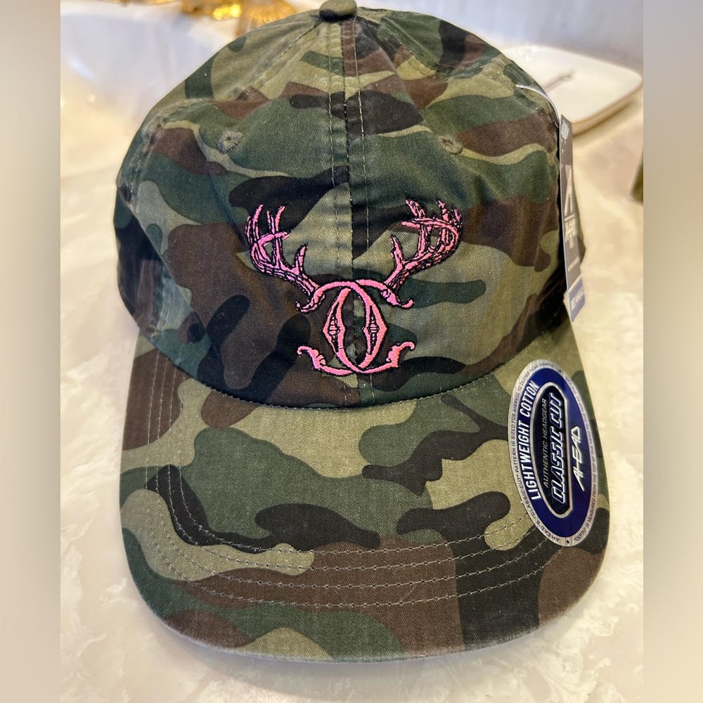 Ahead camo hat with pink embroidered antlers NWT, adjustable size, lightweight